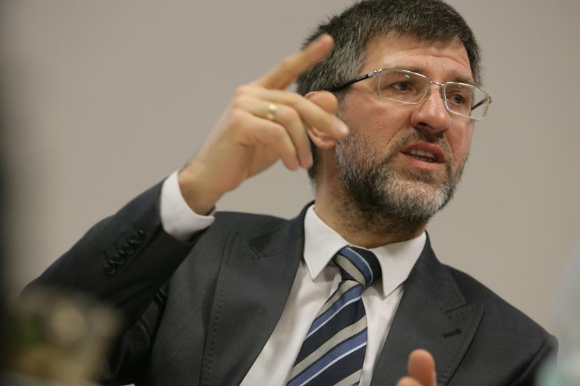 Prezes Zbigniew Derdziuk sięgnie po pomoc konsultatów, by zreformować ZUS. Fot. MW