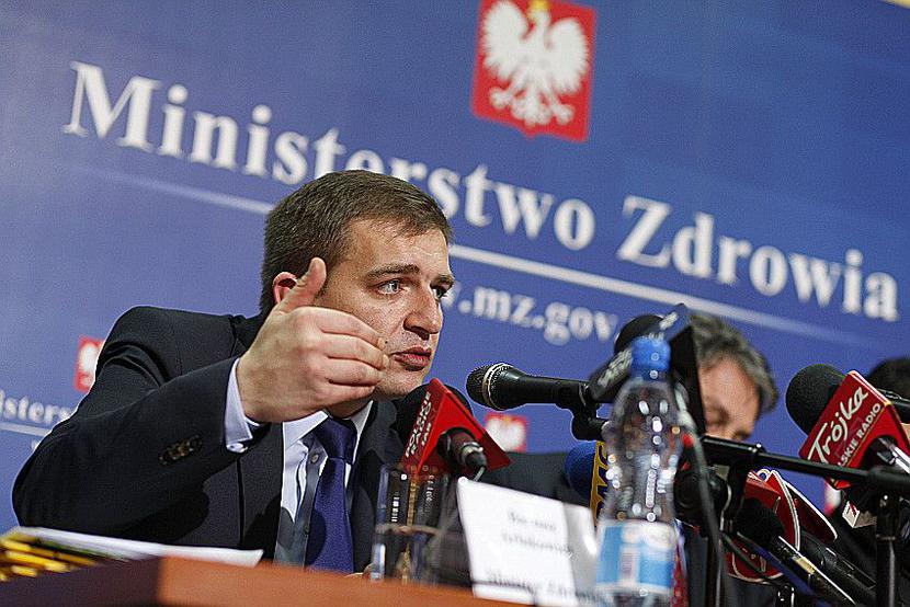 CIUŁANIE KASY:
 Kierowany przez Bartosza Arłukowicza resort zdrowia na walkę z paleniem był w stanie wygospodarować niespełna 1 mln zł rocznie. Jeśli uda mu się stworzyć finansowany z tytoniowych podatków fundusz, będzie miał na to kilkadziesiąt razy więcej.
 [FOT. WM]