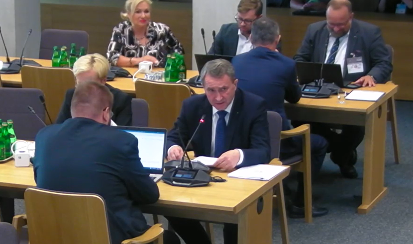 Ministerstwo Zdrowia chce rozwijać sektor produkcji leków - mówi wiceszef MZ Marek Kos. 