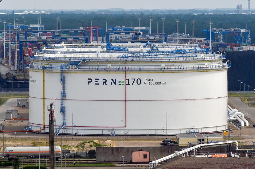 Gdansk, 26.07.2021 r. Terminal naftowy PERN w Porcie Gdansk.,Image: 623485473, License: Rights-managed, Restrictions: , Model Release: no, Credit line: Lukasz Dejnarowicz / Forum