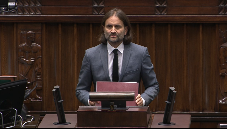 Wiceminister zdrowia Piotr Bromber, pilotujący rządowy projekt ustawy o zawodzie ratownika medycznego, Sejm, 26 października 2022 r.
