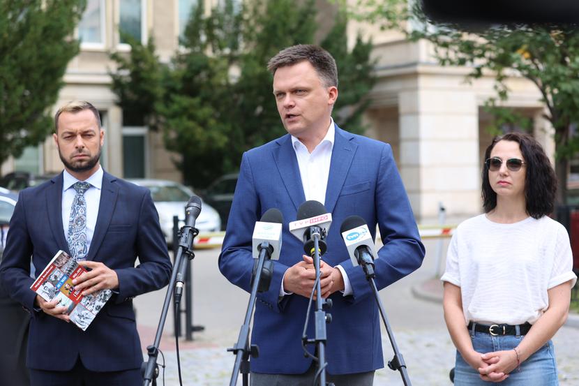 Trzeba rozszerzyć kompetencje pielęgniarek i farmaceutów, jeśli chodzi o przepisywanie leków - uważa Szymon Hołownia. 
