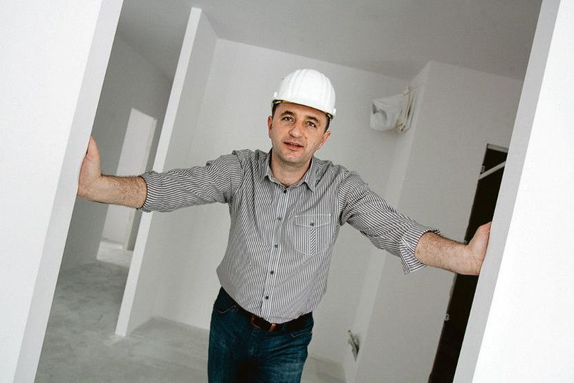 ZNIŻKI NIE U WSZYSTKICH:
 Ronson Development nie wprowadza promocji czy bonusów dla klientów. Nasza standardowa oferta jest zawsze dostosowana do obecnych potrzeb różnych grup nabywców — twierdzi Andrzej Gutowski, dyrektor sprzedaży i marketingu w Ronson Development.
 [FOT. WM]