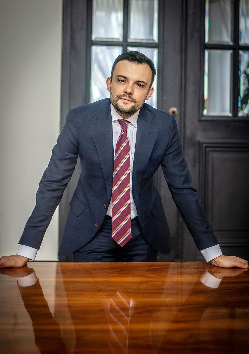GONIENIE ZACHODU: