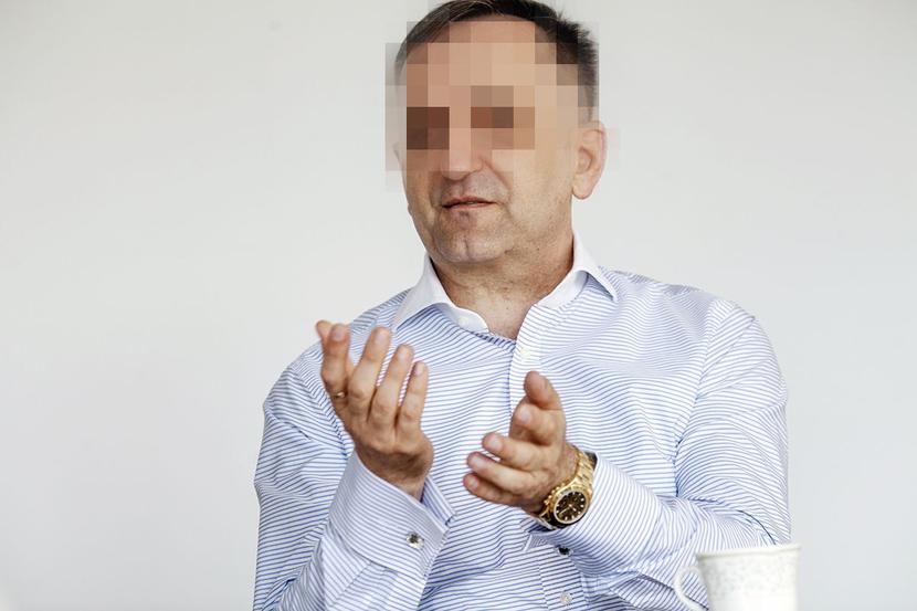 ZAPEWNIA, ŻE DZIAŁAŁ ZGODNIE Z PRAWEM: