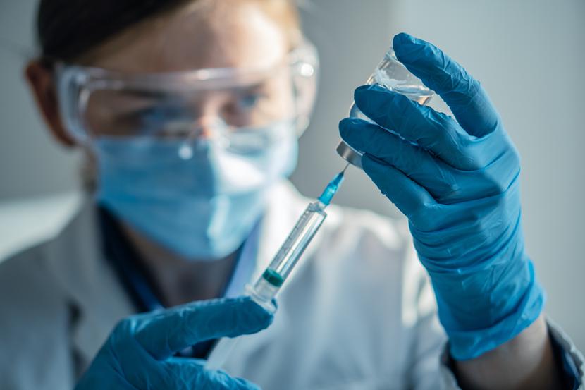 Producenci leków Moderna i Merck wspólnie opracowują spersonalizowaną szczepionkę mRNA dla pacjentów z czerniakiem. Duże badanie rozpocznie się w tym roku. Producenci leków Moderna i Merck wspólnie opracowują spersonalizowaną szczepionkę mRNA dla pacjentów z czerniakiem. Duże badanie rozpocznie się w tym roku.