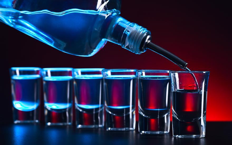 Rząd przyjął nowy projekt podwyżki akcyzy na alkohol. Browary ostrzegają przed konsekwencjami