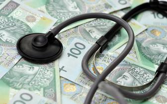 Jak MZ sfinansuje lipcowe podwyżki dla medyków? Są rekomendacje AOTMiT