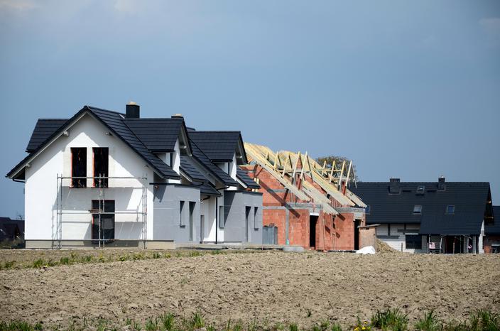 Peryferia dają zaoszczędzić: