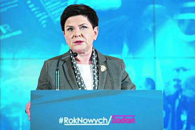 Premier Beata Szydło wielokrotnie krytykowała zjawisko kumoterstwa, gdy była jeszcze w opozycji. Jednak teraz nie miała wiele do powiedzenia na temat publikacji „listy 1000”, na której znaleźli się działacze PiS zatrudnieni w państwowych spółkach. [FOT. ]