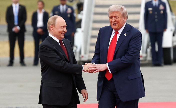 Putin ma gaz, Trump chce robić interesy, a my mamy problem