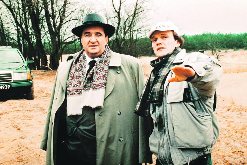 SCENARIUSZ A REALIA: