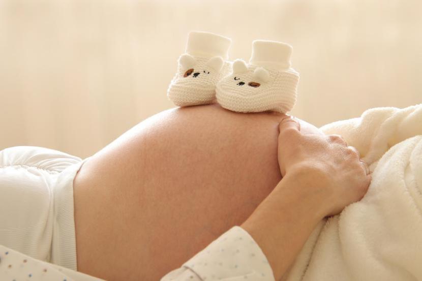 Porównując kobiety, które urodziły swoje ostatnie dziecko w wieku 40 lat lub mniej, z tymi, które urodziły je w wieku 45 lat lub więcej, badacze odkryli, że ta druga grupa żyła średnio o 17 miesięcy dłużej. Porównując kobiety, które urodziły swoje ostatnie dziecko w wieku 40 lat lub mniej, z tymi, które urodziły je w wieku 45 lat lub więcej, badacze odkryli, że ta druga grupa żyła średnio o 17 miesięcy dłużej.