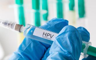Leszczyna: szczepienia przeciw HPV będą dostępne w szkołach i aptekach