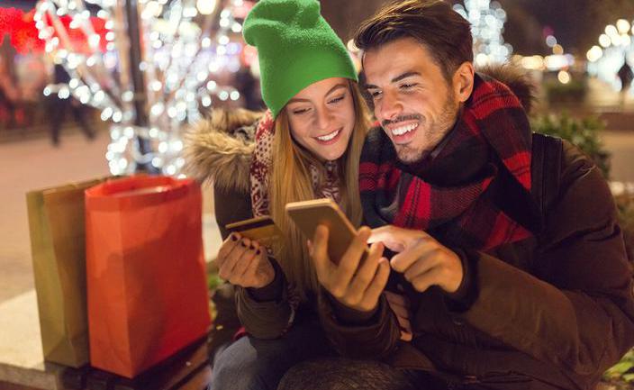 Świąteczne wydatki bez stresu: jak sfinansować większe prezenty