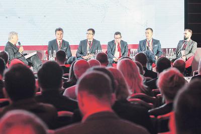 Uczestnicy XI Kongresu Inwestycyjnego Xeliona dyskutowali o działaniach, podejmowanych przez administrację Donalda Trumpa. Większość uznała, że skutki są korzystne dla tamtejszego rynku akcji, który — mimo wysokich cen — jest ich zdaniem wciąż najlepszym miejscem do zarabiania.
