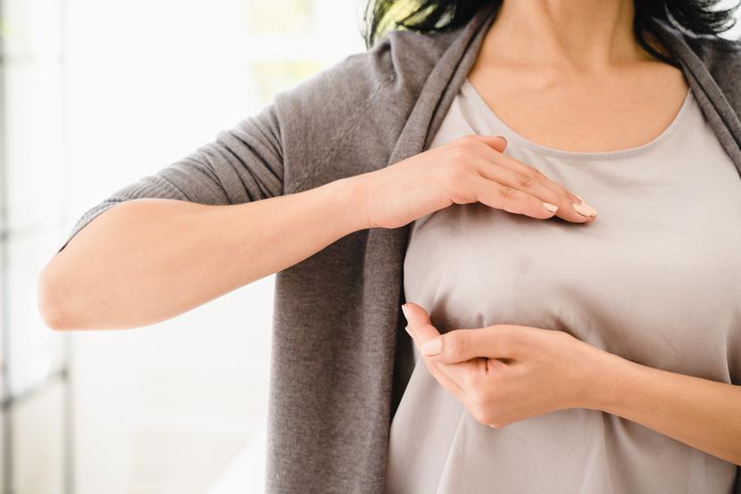 Pacjentka w kwietniu poddała się mammografii, potem - gdy okazało się, że wyniki badania są niepokojące - została skierowana na biopsję. W pobranym materiale wykryto złośliwe komórki nowotworowe. Pod koniec lipca przeszła zabieg wykonany nowatorską metodą. Pacjentka w kwietniu poddała się mammografii, potem - gdy okazało się, że wyniki badania są niepokojące - została skierowana na biopsję. W pobranym materiale wykryto złośliwe komórki nowotworowe. Pod koniec lipca przeszła zabieg wykonany nowatorską metodą.
