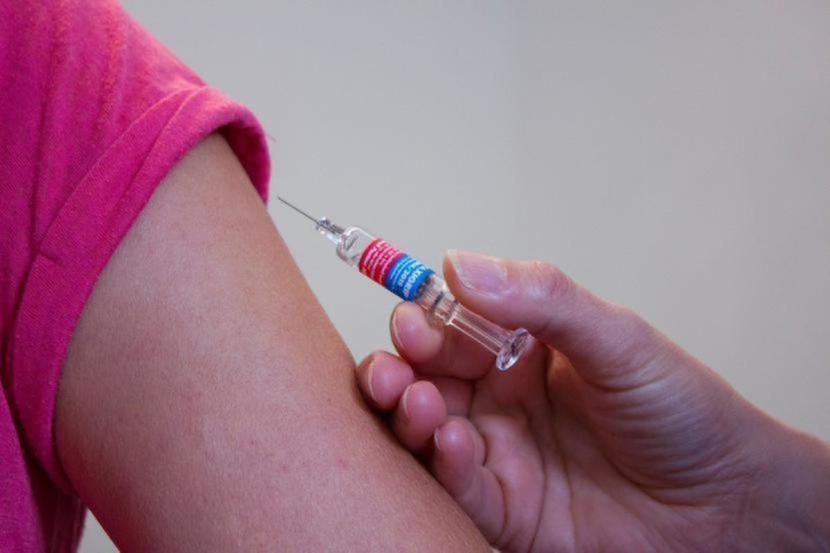 MZ poinformowało, że w ramach programu bezpłatnych szczepień przeciw HPV od 1 czerwca do 29 listopada zaszczepiono w Polsce 138 155 dziewczynek i chłopców w wieku 12 i 13 lat. MZ poinformowało, że w ramach programu bezpłatnych szczepień przeciw HPV od 1 czerwca do 29 listopada zaszczepiono w Polsce 138 155 dziewczynek i chłopców w wieku 12 i 13 lat.