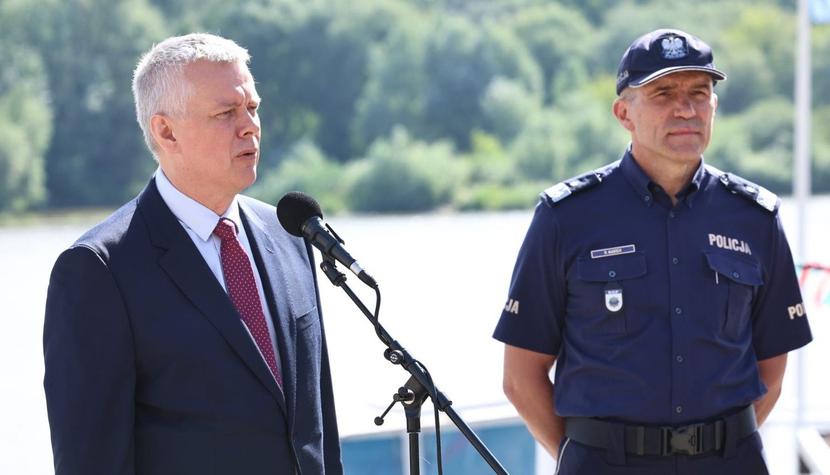  Razem z policją, minister zdrowia współpracujemy, jeśli chodzi o walkę z przestępczością narkotykową. To jest nasz priorytet - mówi minister MSWiA Tomasz Siemoniak. 