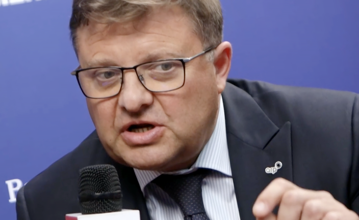 Wojna o światłowodowy spadek po Marku Falencie