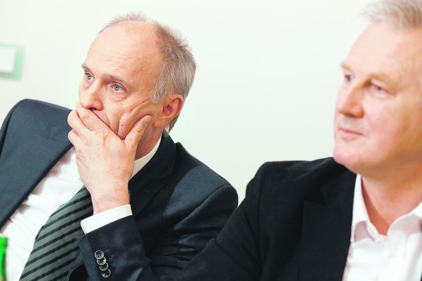 Andrzej Jakubiak (z lewej), były szef Komisji Nadzoru Finansowego, i Wojciech Kwaśniak, jego były zastępca, fot. Marek Wiśniewski