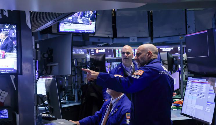 Wall Street spada, bo Fed sygnalizuje wyższe stopy