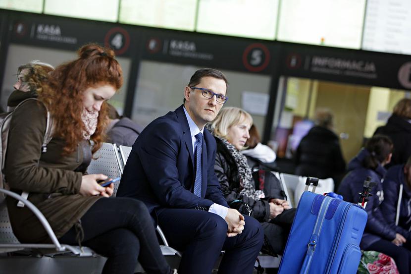 BEZ AUTOKARÓW I BUSÓW: