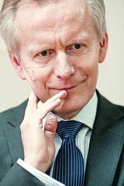 NA WYŚCIGI: Michał Chyczewski (z lewej), prezes Aliora, „dowiózł” obietnicę poprzednika i uruchomił Bancovo. Nazwa została pomyślana w ten sposób, żeby można ją było klonować za granicą. Krzysztof Domarecki, twórca Seleny, zainwestował w FinAI w czerwcu ubiegłego roku. Na razie to jedyna fintechowa inwestycja jego funduszu Fidiasz, którego budżet wynosi 200 mln zł.
