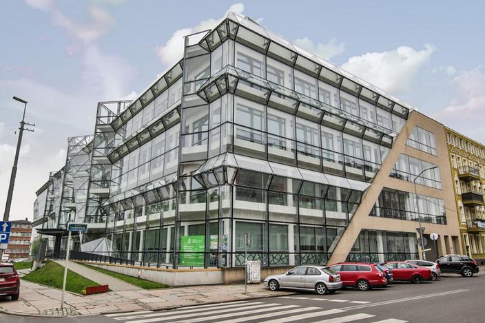 Nowa jakość badań: Kluczowym elementem oferty nowo powstającego Centrum Zaawansowanych Materiałów i Inżynierii Procesów Wytwarzania będzie możliwość projektowania materiałów oraz opracowywania technologii wraz z poszukiwaniem optymalnego rozwiązania procesowego zapewniającego dynamiczne przejście z fazy laboratoryjnej do procesu produkcyjnego. Nowa jakość badań: Kluczowym elementem oferty nowo powstającego Centrum Zaawansowanych Materiałów i Inżynierii Procesów Wytwarzania będzie możliwość projektowania materiałów oraz opracowywania technologii wraz z poszukiwaniem optymalnego rozwiązania procesowego zapewniającego dynamiczne przejście z fazy laboratoryjnej do procesu produkcyjnego.