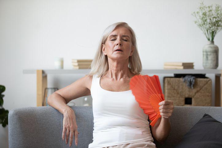W publikacji podkreślono, że objawy menopauzy różnią się znacznie pomiędzy osobami i to przez cały okres jej trwania. 