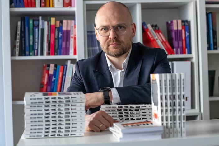 Dwie perspektywy: Dwie perspektywy: