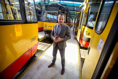 Tramwaje Warszawskie, którymi kieruje Wojciech Bartelski ogłosiły pierwszy przetarg na zakup pojazdów w lutym 2017 r., ale po wielu sporach prawnych został unieważniony. Drugi być może wkrótce uda się rozstrzygnąć?