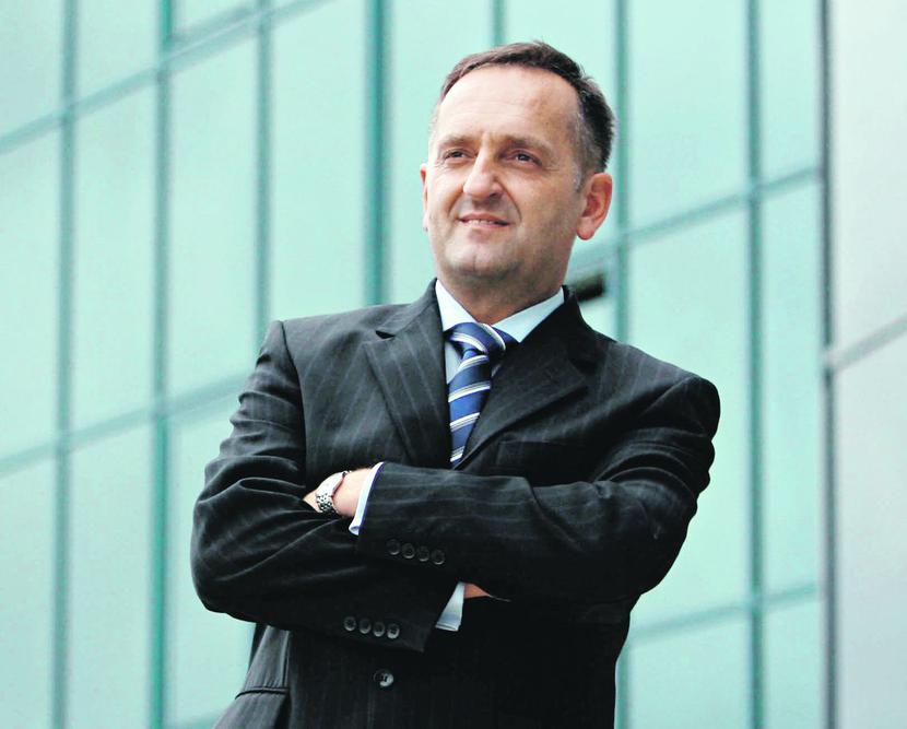 NIE TRACIĆ WIARY: Warto chodzić i przekonywać do swojego
 pomysłu. Aby uchronić spółkę Wratislavia Bio przed upadkiem i pozyskać
 dla niej pomoc, byłem w banku BGŻ sześćdziesiąt razy — mówi
 Grzegorz Ślak, który wyciągnął z dna kilka firm. [FOT. WM]