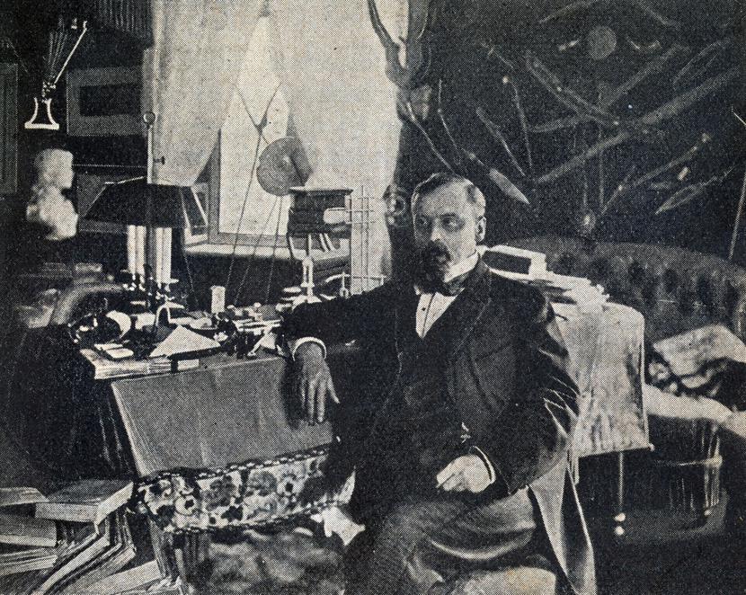 Sienkiewicz w swoim gabinecie