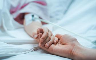 Centrum Onkologii w Olsztynie wstrzymuje przyjęcia nowych pacjentów. “Powinni rozważyć wybór innych ośrodków”