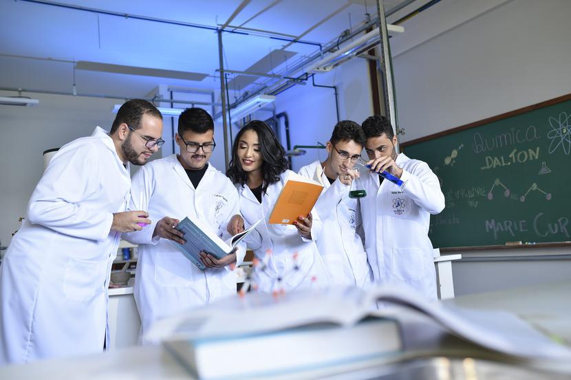 O 215 miejsc zwiększa się limit przyjęć na jednolite studia magisterskie prowadzone w formie studiów stacjonarnych w języku polskim. O 215 miejsc zwiększa się limit przyjęć na jednolite studia magisterskie prowadzone w formie studiów stacjonarnych w języku polskim.