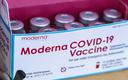 KE zatwierdziła szczepionkę Moderny na dwa podwarianty Omikrona