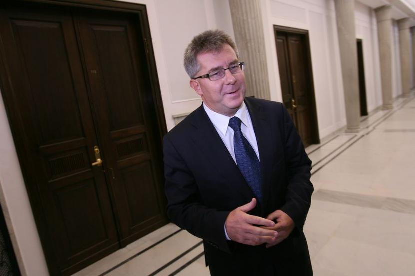 Ryszard Czarnecki (PiS) nabył 20-metrową kawalerkę za 20 tysięcy złotych.