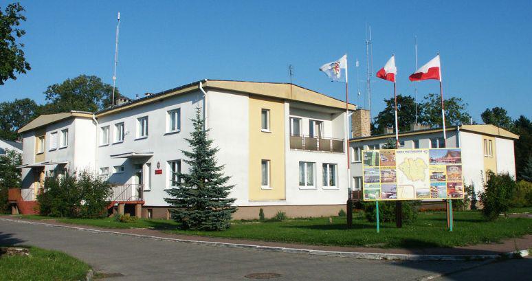 Przybiernów, budynek Urzędu Gminy.