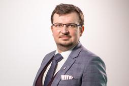 Maszyny w sieci przepisów – od bezpieczeństwa po cyberbezpieczeństwo