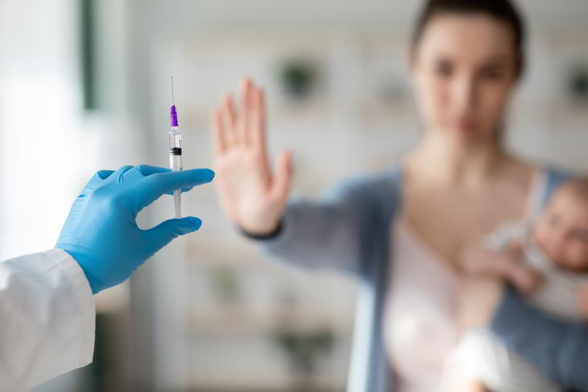 Z danych Głównego Inspektoratu Sanitarnego wynika, że zaledwie 5 proc. rodziców uchylających się od poddania dziecka szczepieniu robi to pod wpływem kar nakładanych drogą administracyjną. Często jednak w ogóle do ukarania nie dochodzi, bo rodzice odwołują się od decyzji o nałożeniu grzywien. Z danych Głównego Inspektoratu Sanitarnego wynika, że zaledwie 5 proc. rodziców uchylających się od poddania dziecka szczepieniu robi to pod wpływem kar nakładanych drogą administracyjną. Często jednak w ogóle do ukarania nie dochodzi, bo rodzice odwołują się od decyzji o nałożeniu grzywien.
