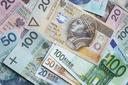 Na EUR/PLN i SPW niewielkie zmiany; rynek czeka na posiedzenia Fed, EBC i SNB