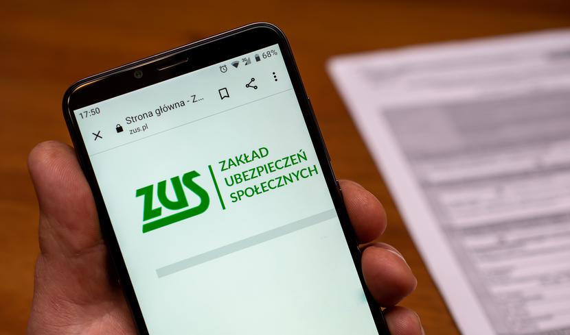 ZUS może nie zdążyć z przygotowaniem systemu informatycznego, który umożliwiałby płynne zarządzanie niższą składką zdrowotną - przekazał Petru. ZUS może nie zdążyć z przygotowaniem systemu informatycznego, który umożliwiałby płynne zarządzanie niższą składką zdrowotną - przekazał Petru.