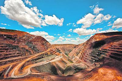 KRÓTKI HORYZONT: Złoża australijskiej kopalni Argyle mają się wyczerpać w ciągu 5 lat, a to jedyne źródło naturalnie różowych diamentów, którego produkcja jest regularna.