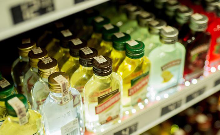 Rząd podnosi podatki. O tyle zdrożeją alkohole i słodzone napoje