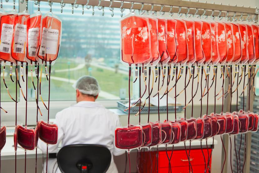 Każdy honorowy dawca przed donacją wypełnia ankietę, w której może podpisać (lub nie) zgodę na wydanie niewykorzystanego do celów klinicznych osocza za opłatą. Każdy honorowy dawca przed donacją wypełnia ankietę, w której może podpisać (lub nie) zgodę na wydanie niewykorzystanego do celów klinicznych osocza za opłatą.