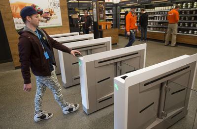 Amazon otwiera w Seattle pierwszy bezobsługowy sklep Go.