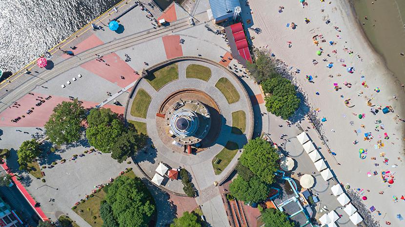 Latarnia morska i bulwar Latarnia morska i bulwar