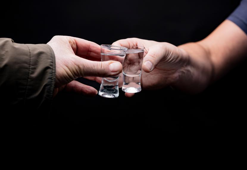 Epizody intensywnego picia dotyczą ok. 38 proc. osób nadużywających alkoholu, przeważnie mężczyzn. Epizody intensywnego picia dotyczą ok. 38 proc. osób nadużywających alkoholu, przeważnie mężczyzn.