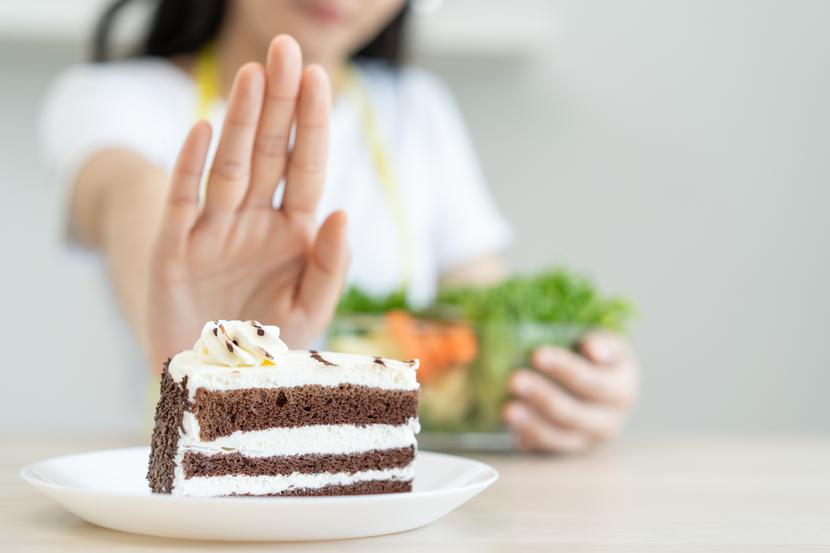 Jak podkreślają autorzy badania, większa wrażliwość na smak słodki oznacza, że osoby szybciej na niego reagują, a więc czują się usatysfakcjonowane po zjedzeniu mniejszych ilości cukru. To zaś przekłada się na redukcję całkowitego spożycia kalorii i - z czasem - utraty wagi. Jak podkreślają autorzy badania, większa wrażliwość na smak słodki oznacza, że osoby szybciej na niego reagują, a więc czują się usatysfakcjonowane po zjedzeniu mniejszych ilości cukru. To zaś przekłada się na redukcję całkowitego spożycia kalorii i - z czasem - utraty wagi.